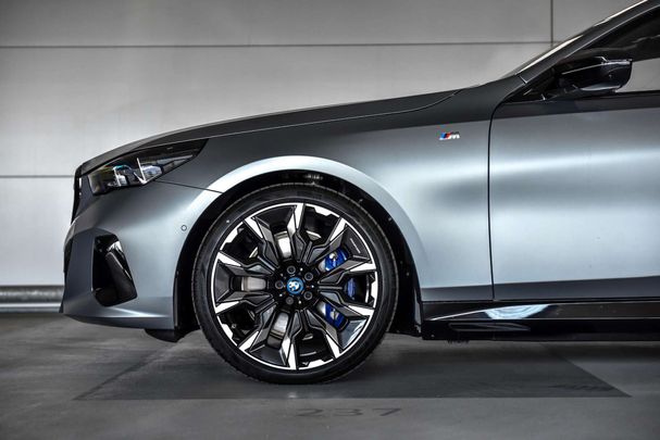 BMW i5 M60 xDrive Pro 442 kW image number 5