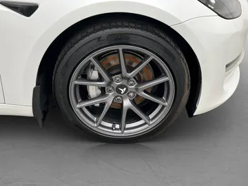 Car image 35