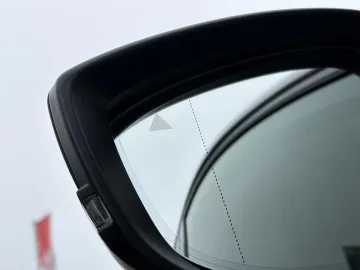 Car image 47