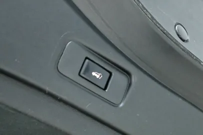 Car image 47