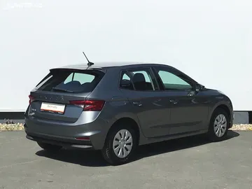 Car image 3