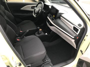 Car image 11