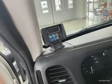 Car image 28