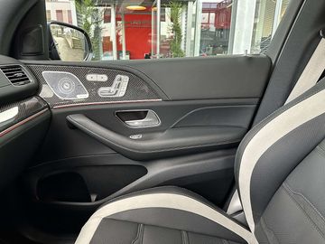 Car image 36