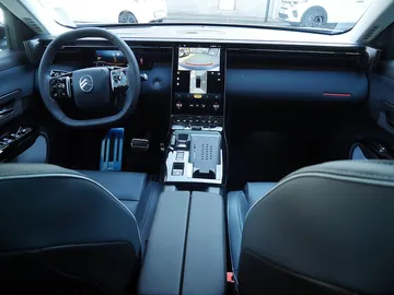 Car image 26