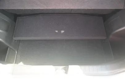 Car image 33