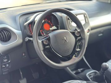 Car image 14