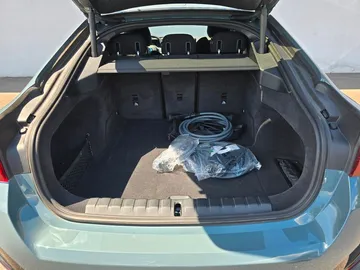 Car image 33