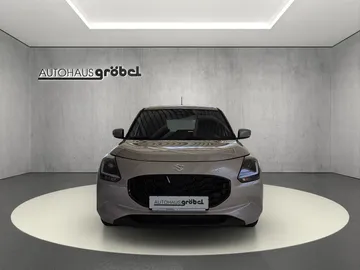 Car image 4