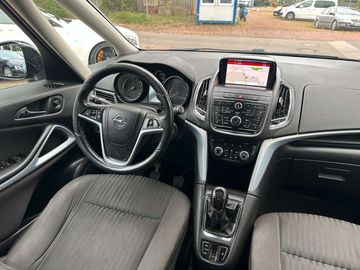 Car image 15