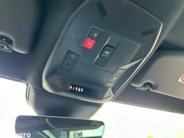 Car image 34