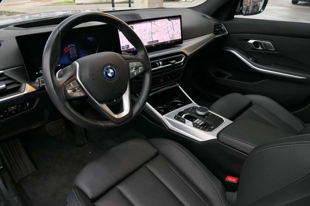 BMW 330 e Touring 215 kW image number 4