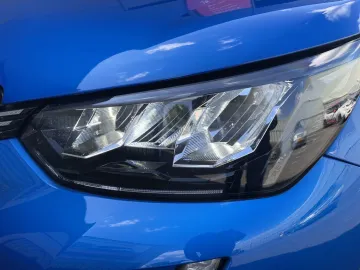 Car image 27