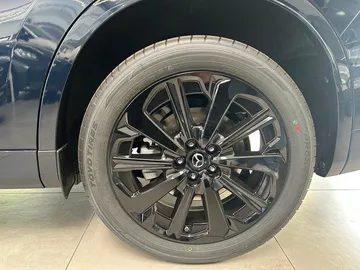 Car image 26
