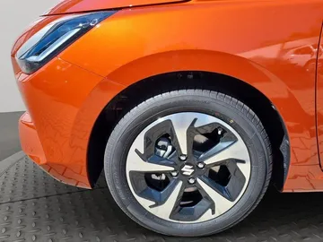 Car image 16