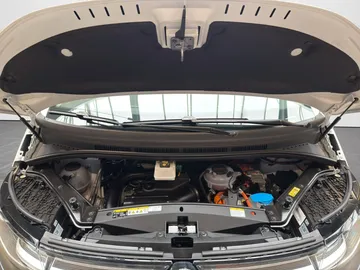Car image 32