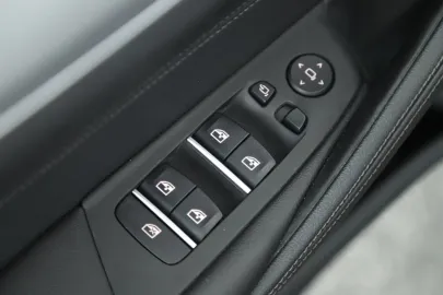 Car image 36