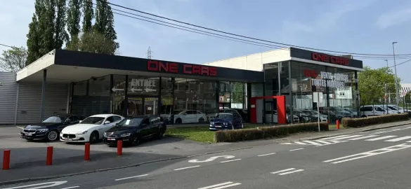Car image 20