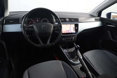 Car image 14