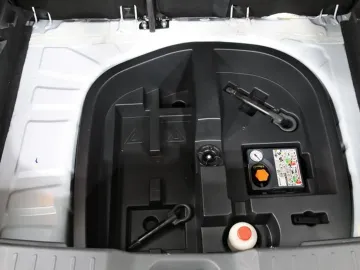 Car image 31