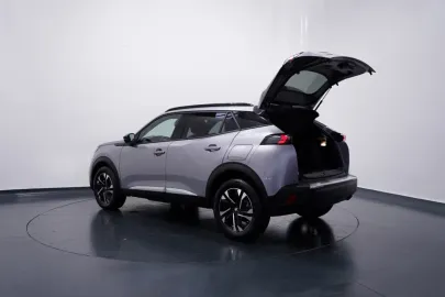 Car image 32