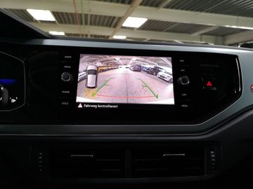 Car image 26