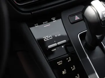 Car image 36