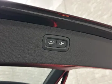 Car image 43