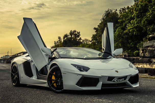 Lamborghini Aventador Roadster LP700 4 515 kW image number 2