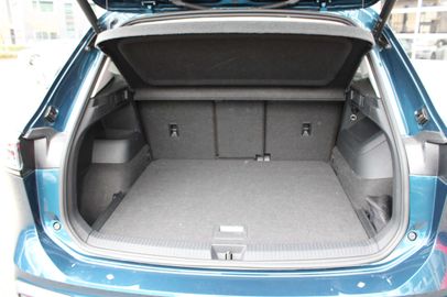 Car image 37