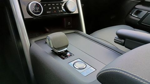 Car image 30