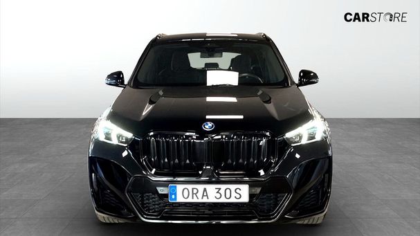 BMW iX1 xDrive30 M Sport 230 kW image number 8