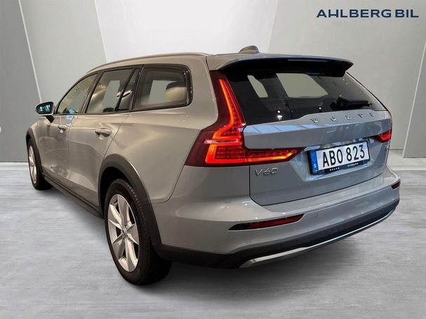 Volvo V60 Cross Country AWD B4 147 kW image number 3