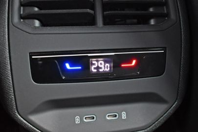 Car image 33