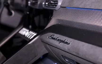 Car image 25