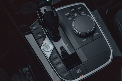 Car image 32