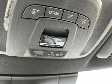 Car image 34