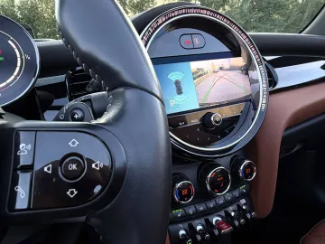Car image 27