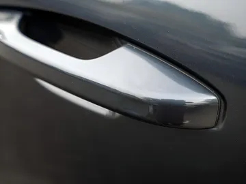 Car image 29