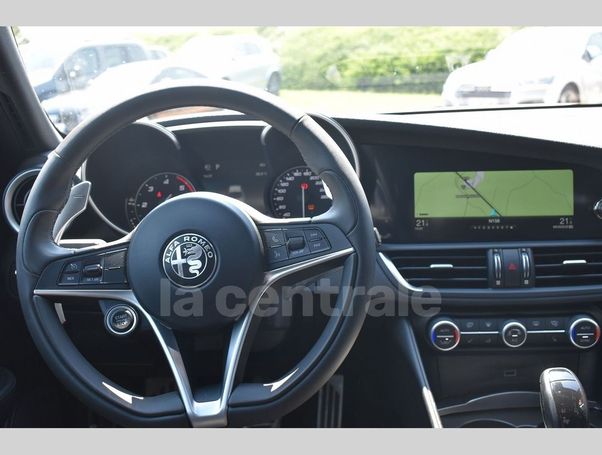 Alfa Romeo Giulia 2.2 AT8 140 kW image number 7