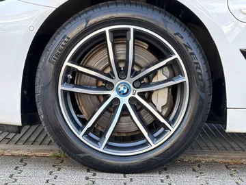 Car image 42