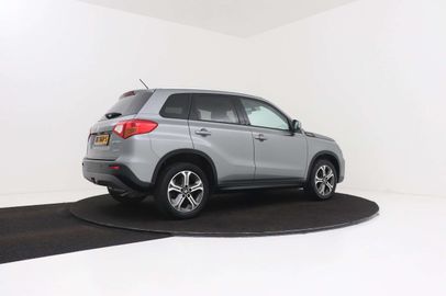 Car image 37