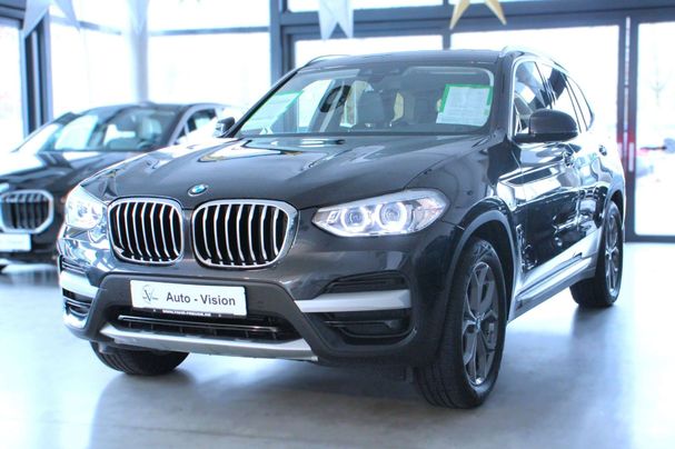 BMW X3 xDrive20i xLine 135 kW image number 2