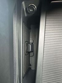 Car image 36