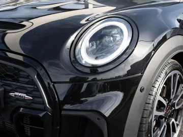 Car image 27