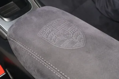 Car image 35