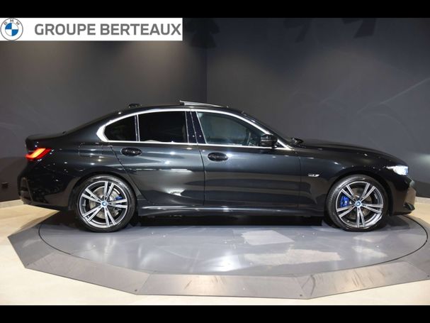 BMW 330 M Sport xDrive 137 kW image number 2