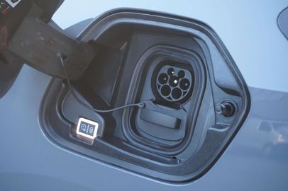 Car image 30