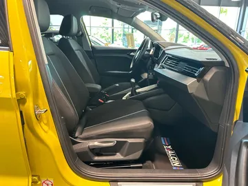Car image 38