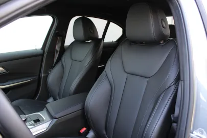 Car image 36